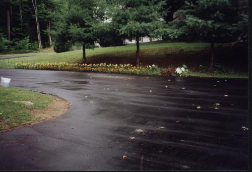 House_Pictures__The_Cave__001_Landscape__Driveway.jpg